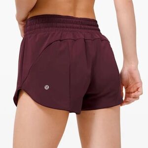 Lululemon Choose a side short. Size 6. 3” reversible. Very gently used.